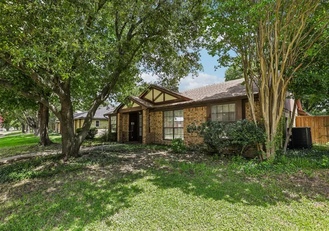 Photo 3 of Single family home for sale at 113 E Bancroft Dr, Garland, TX 75040 | MLS# 21290596 | Listing updated on 2026-08-27