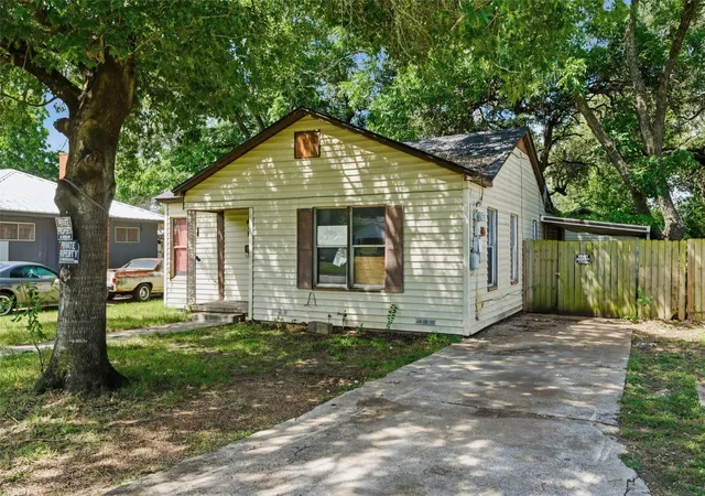Photo 4 of Sale Pending at 3632 N 25Th St, Waco, TX 76708 | MLS# 21292795 | Listing updated on 2026-07-28