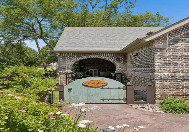 Homes for sale in Van Alstyne, TX | 523 S Dallas St, Van Alstyne, TX 75495 | MLS# 21291205