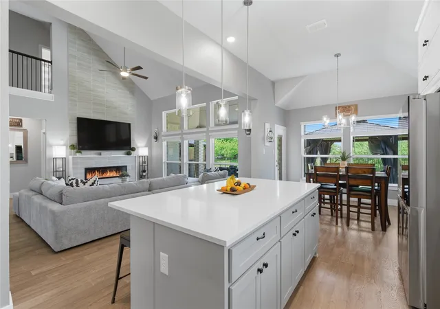 Photo 3 of Single family home for sale at 924 Pilatus Ln, Rockwall, TX 75087 | MLS# 21280231 | Listing updated on 2026-08-31