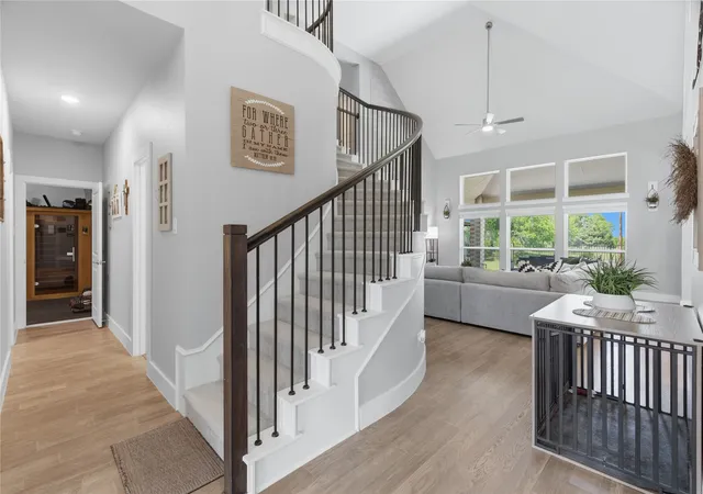 Photo 4 of Single family home for sale at 924 Pilatus Ln, Rockwall, TX 75087 | MLS# 21280231 | Listing updated on 2026-08-31