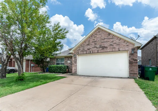 Homes for sale in Crowley, TX | 476 Paddle Dr, Crowley, TX 76036 | MLS# 21292876