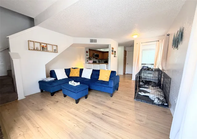 2nd image of 2312 Balsam Dr #A214, Arlington, TX 76006 | MLS# 21292351