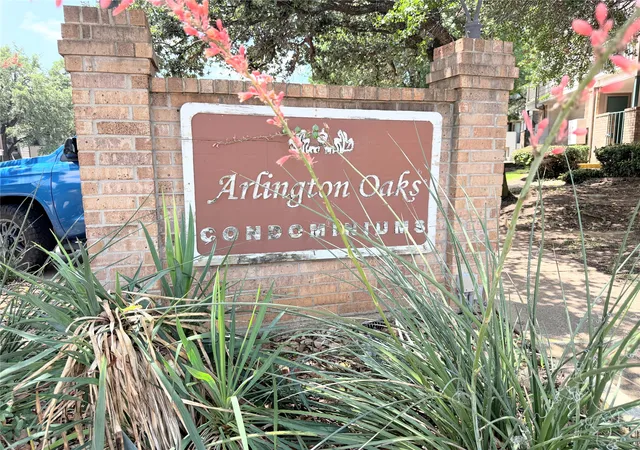 2nd image of 2312 Balsam Dr, Arlington, TX 76006