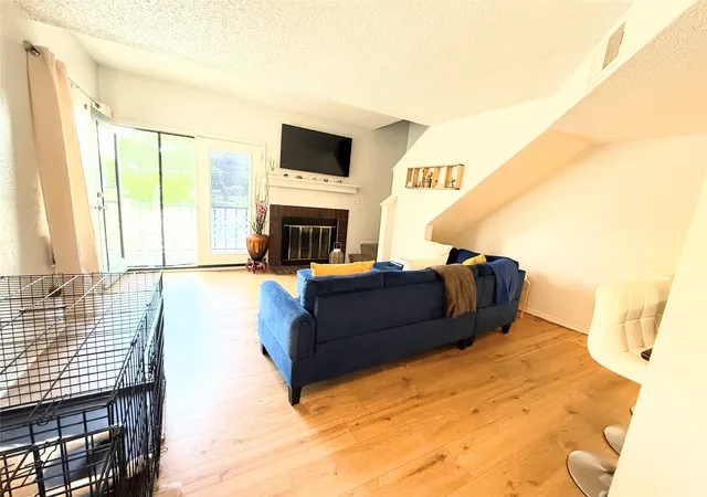 3rd image of 2312 Balsam Dr, Arlington, TX 76006