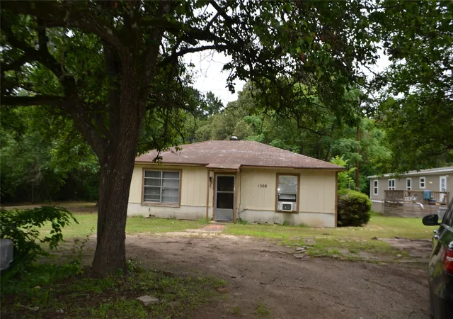 Homes for sale in Overton, TX | 1508 Hwy 135, Overton, TX 75684 | MLS# 21284529