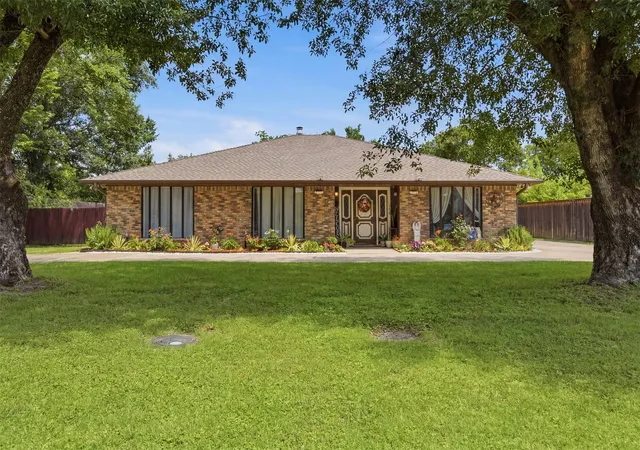 Homes for sale in Mesquite, TX | 1933 Potter Ln, Mesquite, TX 75149 | MLS# 21291712