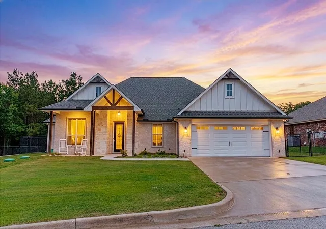 Photo 1 of Single family home for sale at 24058 Sun Ridge Rd, Lindale, TX 75771 | MLS# 21292940 | Listing updated on 2026-08-19