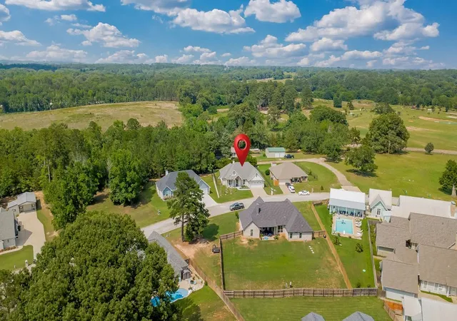 Photo 3 of Single family home for sale at 24058 Sun Ridge Rd, Lindale, TX 75771 | MLS# 21292940 | Listing updated on 2026-08-19
