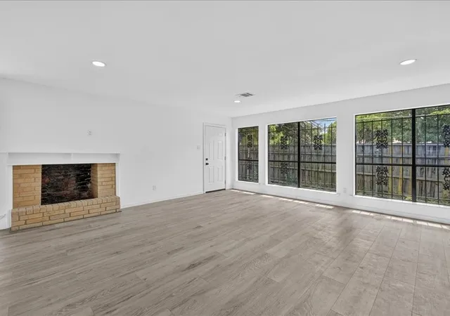 Photo 4 of Single family home for sale at 2402 E Overton Rd, Dallas, TX 75216 | MLS# 21284113 | Listing updated on 2026-08-25