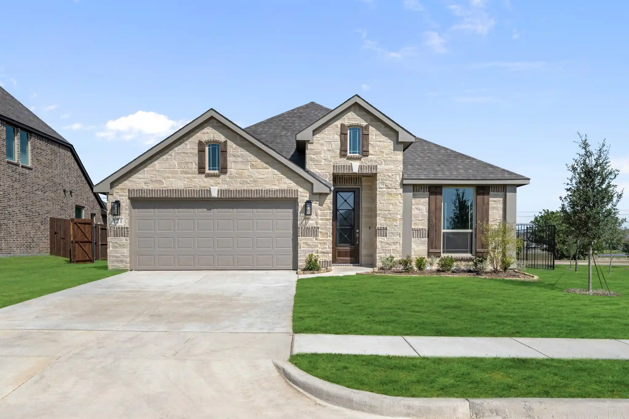 Photo 1 of Single family home for sale at 121 Creekside Dr, Mesquite, TX 75181 | MLS# 21293008 | Listing updated on 2026-10-28
