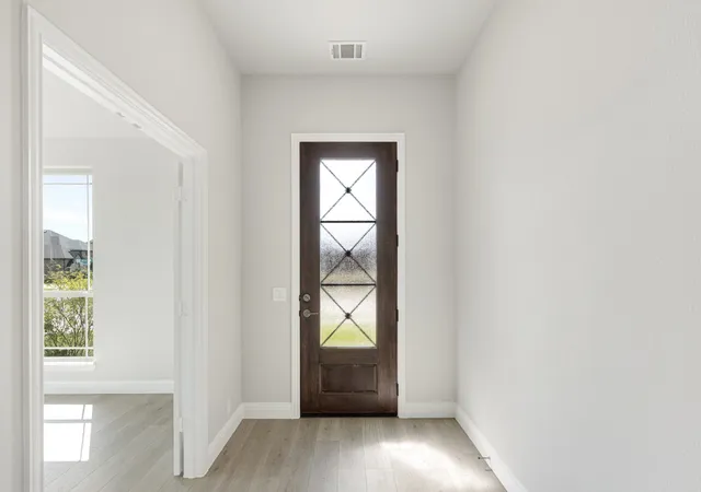 Photo 4 of Single family home for sale at 121 Creekside Dr, Mesquite, TX 75181 | MLS# 21293008 | Listing updated on 2026-10-07
