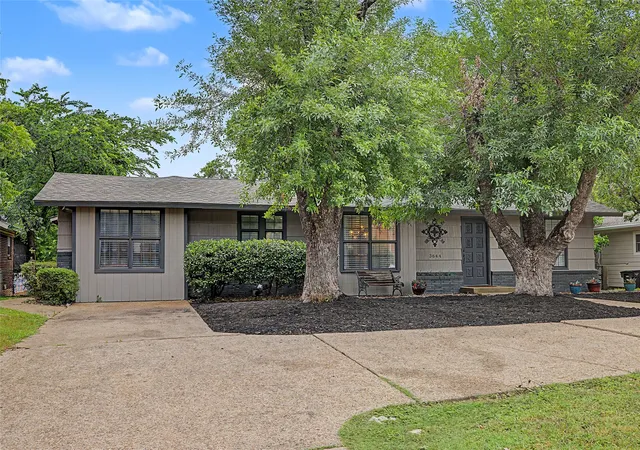 Photo 3 of Single family home for sale at 3644 W Seminary Dr, Fort Worth, TX 76109 | MLS# 21277954 | Listing updated on 2026-08-17