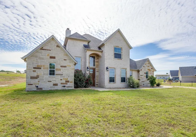 Single family home for sale at 120 War Wagon Cir, Millsap, TX 76066 | MLS# 21292977