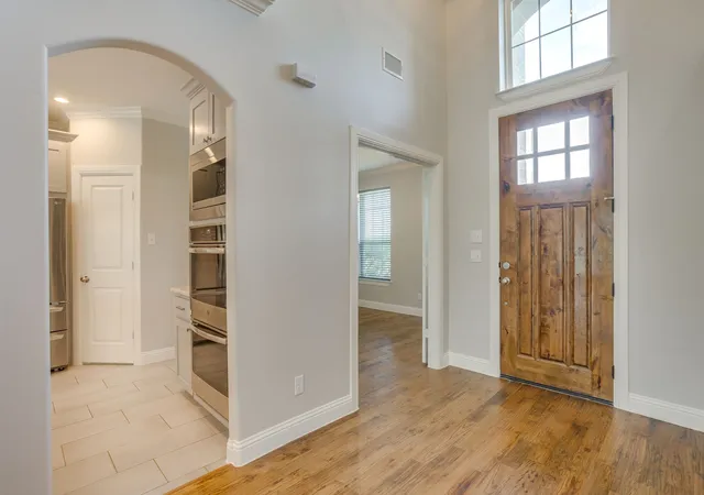 Photo 3 of Single family home for sale at 120 War Wagon Cir, Millsap, TX 76066 | MLS# 21292977 | Listing updated on 2026-10-02