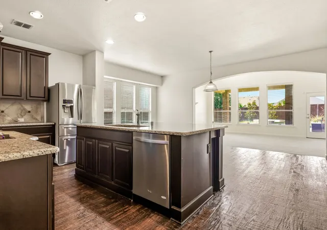 4th image of 5115 Live Oak Dr, Sachse, TX 75048 | MLS# 21290545