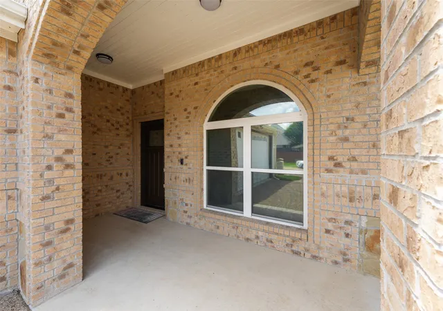 Photo 2 of Single family home for sale at 3807 Winding Rd, Arlington, TX 76016 | MLS# 21293078 | Listing updated on 2026-08-28