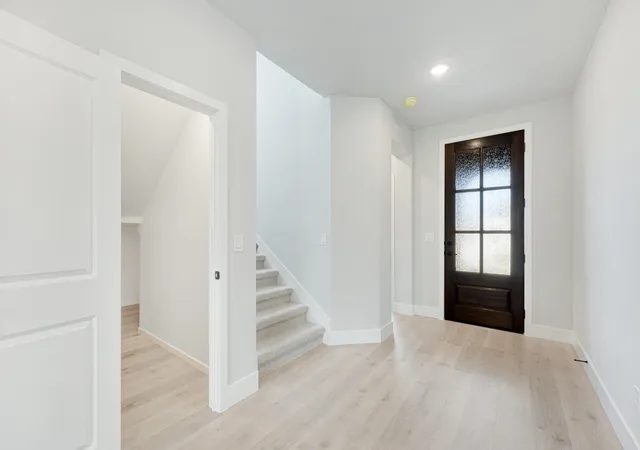 Photo 4 of Single family home for sale at 216 Seminole Trl, Alvarado, TX 76009 | MLS# 21293109 | Listing updated on 2026-10-07