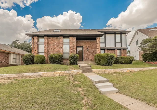 Photo 1 of Single family home for sale at 3207 Cutler Pl, Carrollton, TX 75007 | MLS# 21292385 | Listing updated on 2026-10-01