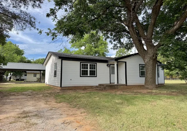 Homes for sale in Burkburnett, TX | 628 W 3rd St, Burkburnett, TX 76354 | MLS# 21293150