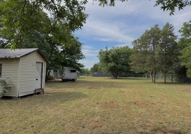 Homes for sale in Burkburnett, TX | 628 W 3Rd St, Burkburnett, TX 76354 | MLS# 21293150