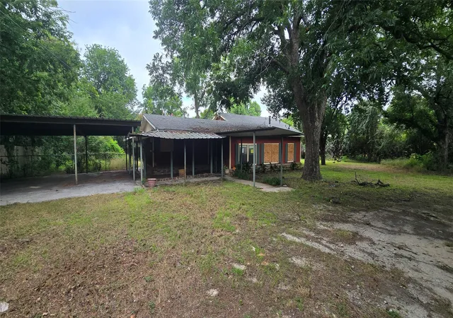 Homes for sale in Granbury, TX | 508 Lilac Dr, Granbury, TX 76049 | MLS# 21293131