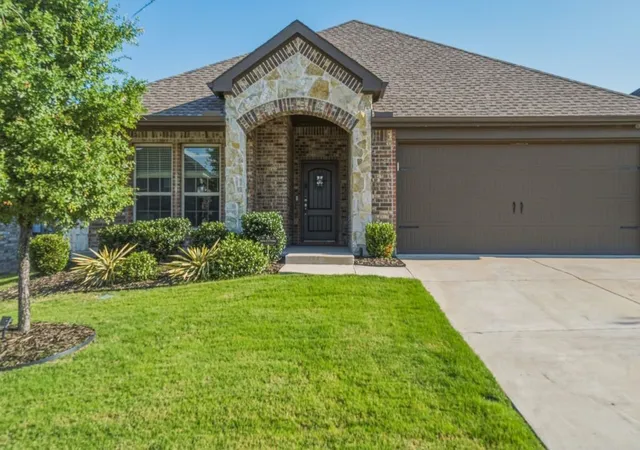 Photo 1 of Single family home for sale at 2921 Frio Rd, Little Elm, TX 75068 | MLS# 21293142 | Listing updated on 2026-08-20