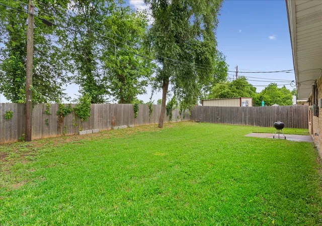 Homes for sale in Woodway, TX | 1933 Century Dr, Woodway, TX 76712 | MLS# 21293129