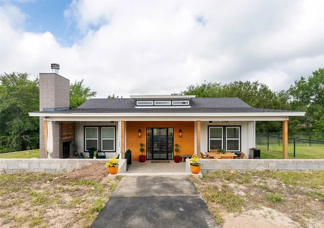 Photo 2 of Sale Pending at 4092 Overlook, Weatherford, TX 76085 | MLS# 21291740 | Listing updated on 2026-07-26
