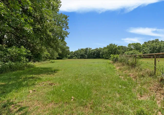 Photo 3 of Single family home for sale at 850 Newt Patterson Rd, Mansfield, TX 76063 | MLS# 21285570 | Listing updated on 2026-10-02