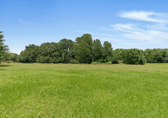 Photo 4 of Single family home for sale at 850 Newt Patterson Rd, Mansfield, TX 76063 | MLS# 21285570 | Listing updated on 2026-10-02