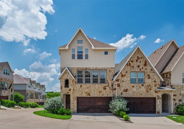 Photo 2 of Townhouse for sale at 7116 Rose Quartz Ct, Fort Worth, TX 76132 | MLS# 21293208 | Listing updated on 2026-08-24