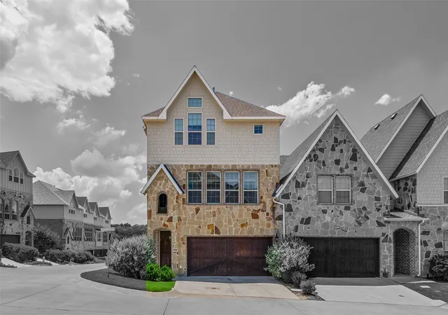 Photo 3 of Townhouse for sale at 7116 Rose Quartz Ct, Fort Worth, TX 76132 | MLS# 21293208 | Listing updated on 2026-08-24