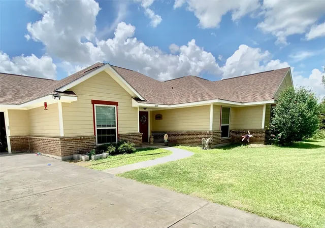 Homes for sale in Bangs, TX | 1005 Terrace Dr, Bangs, TX 76823 | MLS# 21291131