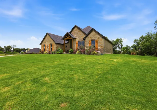 Homes for sale in Springtown, TX | 915 Taylor Br, Springtown, TX 76082 | MLS# 21293049
