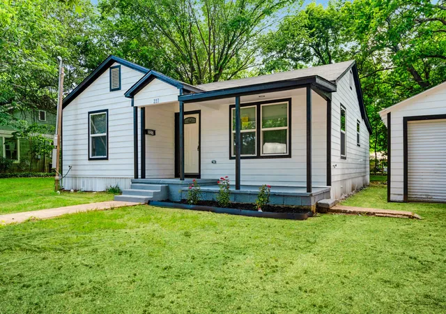 Photo 1 of Sale Pending at 227 24th St Nw, Paris, TX 75460 | MLS# 21293245 | Listing updated on 2026-09-19