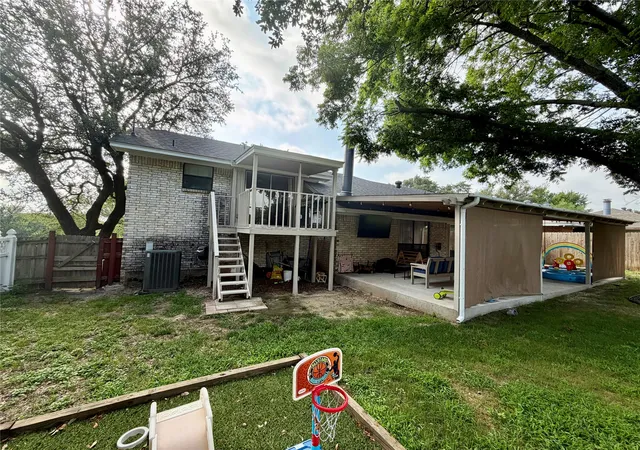 Homes for sale in Weatherford, TX | 201 Oakridge Dr, Weatherford, TX 76086 | MLS# 21293214