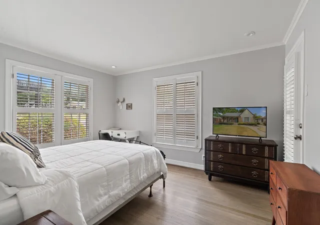 Photo 4 of Sale Pending at 2619 Alco Ave, Dallas, TX 75211 | MLS# 21287248 | Listing updated on 2026-07-16