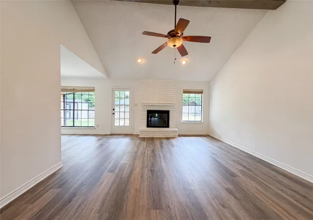 Photo 3 of Single family home for sale at 5719 Stage Line Dr, Arlington, TX 76017 | MLS# 21293268 | Listing updated on 2026-10-08