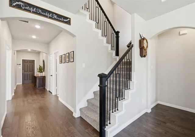 Photo 3 of Single family home for sale at 6127 Heron Dr, Aubrey, TX 76227 | MLS# 21293274 | Listing updated on 2026-10-03