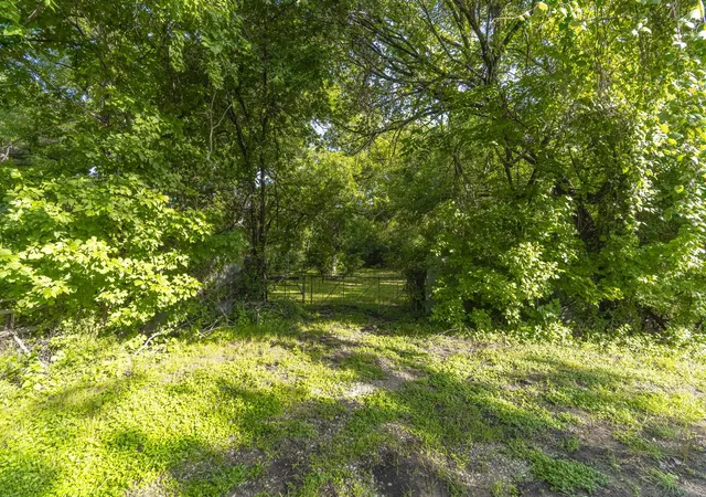 4th image of 400 W Oak St, Mansfield, TX 76063 | MLS# 21288950