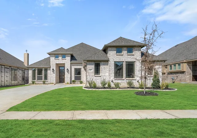 Photo 2 of Single family home for sale at 217 Seminole Trl, Alvarado, TX 76009 | MLS# 21293329 | Listing updated on 2026-10-07
