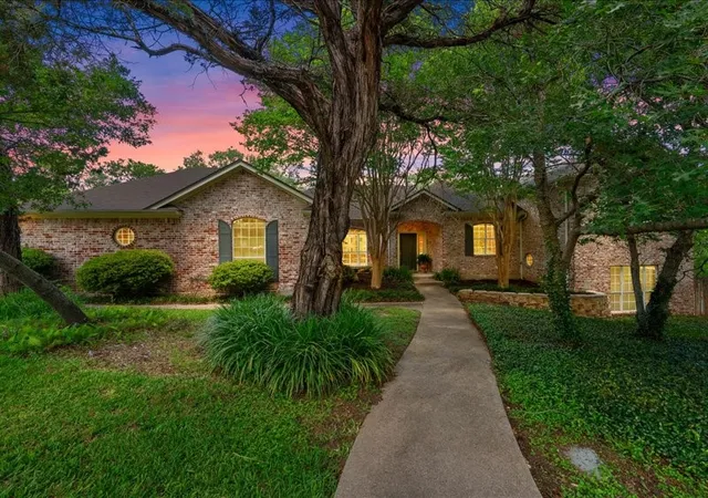 Homes for sale in China Spring, TX | 179 Woodland Cir, China Spring, TX 76633 | MLS# 21292981