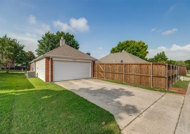 Homes for sale in Frisco, TX | 10518 Brandenberg Dr, Frisco, TX 75035 | MLS# 21291253