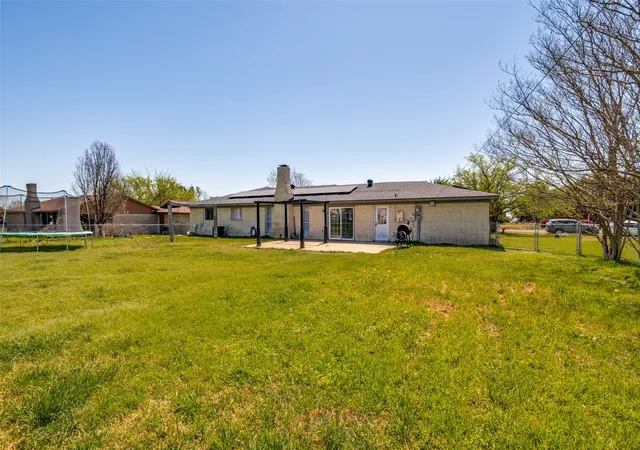 14th image of 501 Sunrise Dr, Waxahachie, TX 75165 | MLS# 21285572