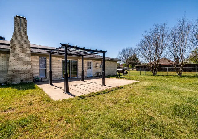 Homes for sale in Waxahachie, TX | 501 Sunrise Dr, Waxahachie, TX 75165 | MLS# 21285572