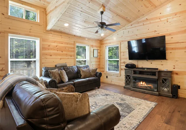 Photo 3 of Single family home for sale at 351 Private Road 6294, Palestine, TX 75801 | MLS# 21288656 | Listing updated on 2026-09-18
