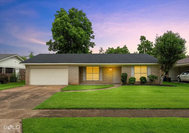 Single family home for sale at 254 Peyton Colquitt Pl, Shreveport, LA 71115 | MLS# 21293319