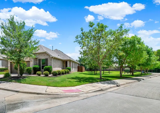 Photo 2 of Sale Pending at 7411 Fawnbrook Ln, Frisco, TX 75034 | MLS# 21286518 | Listing updated on 2026-08-28