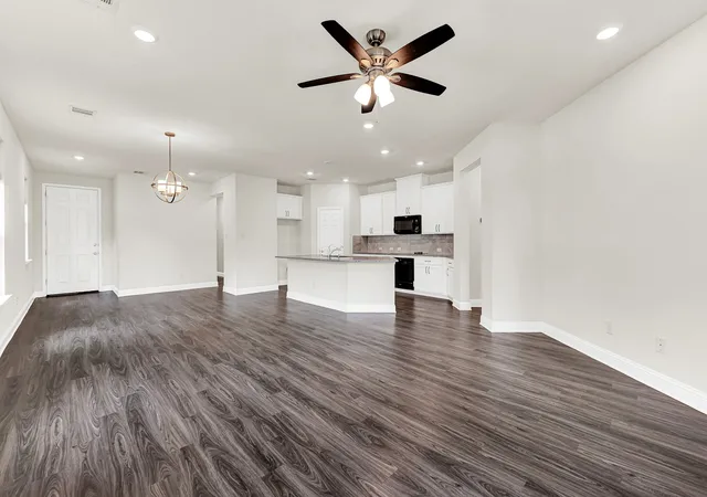 Photo 4 of Sale Pending at 7411 Fawnbrook Ln, Frisco, TX 75034 | MLS# 21286518 | Listing updated on 2026-08-28